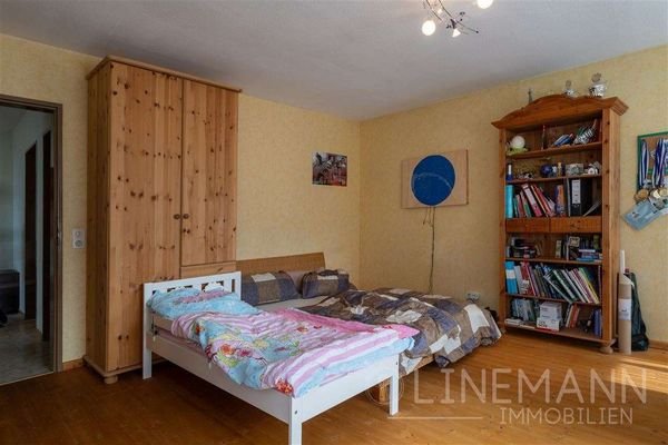 Schlafzimmer-2.OG-80-HDR