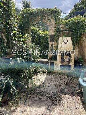 Innenhof mit Aussenkamin  Kopie