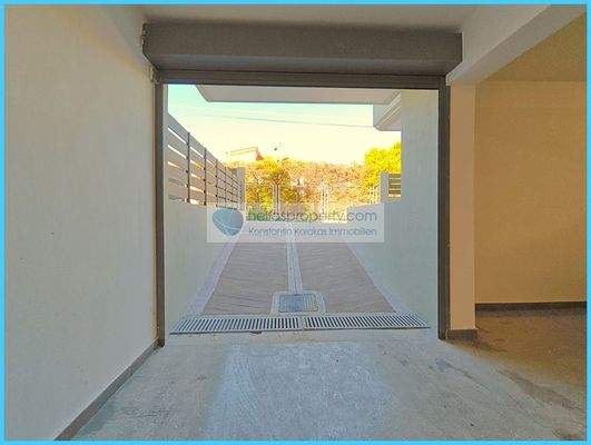 9bd409549188451bb8c5bb052eccd93c-original