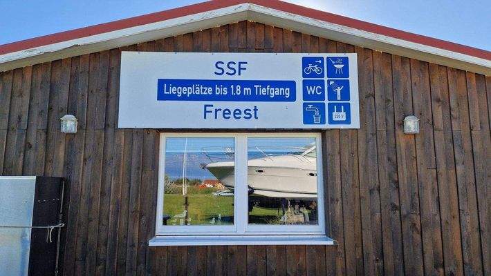 Vereinshaus Yachthafen.jpg