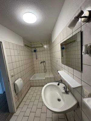 Wohnung 2. OG - Badezimmer