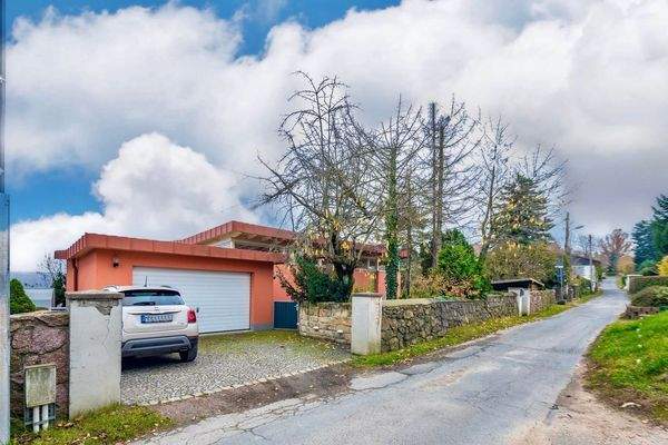 Haus liegt in absolut ruhiger und grüner Lage