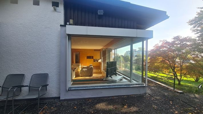 Blick ins Wohnzimmer