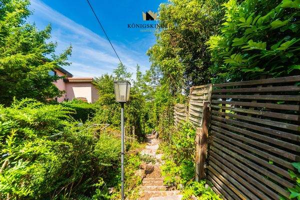 Treppenabgang zum Haus