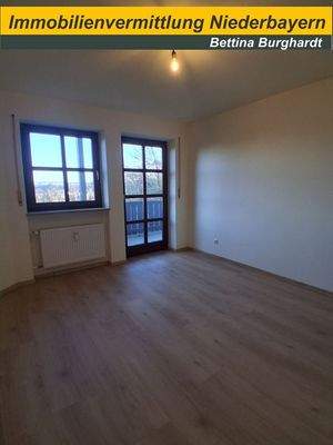 Zimmer 1 mit Zugang zum Balkon 1