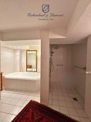 Dusche und Wanne Gartengeschoss