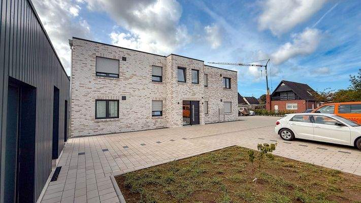 Modernes Mehrfamilienhaus