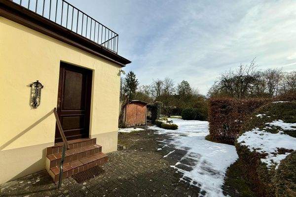 Seitenansicht mit Blick in den Garten