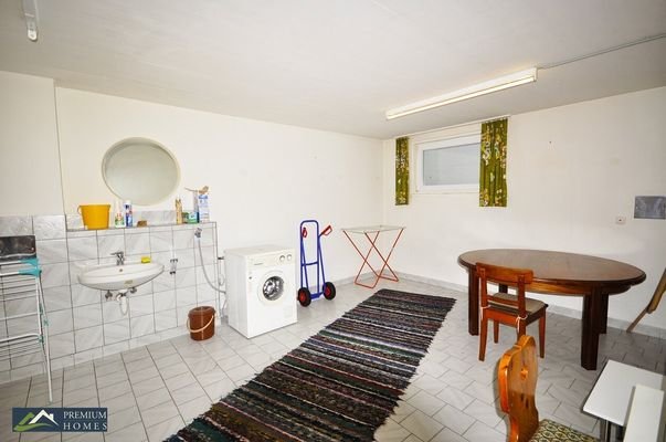 KUNDL - Einfamilienhaus - Waschraum im Keller