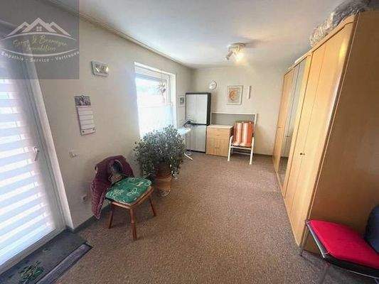 Kinderzimmer-Büro mit Terrassenzugang EG