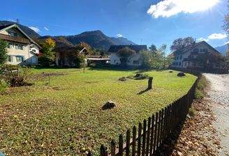 Sonniges Grundstück ebenerdig und gut geschnitten