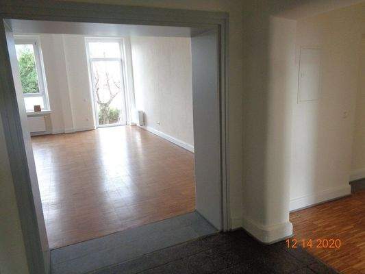 Blick in Küche/Wohnraum rechts