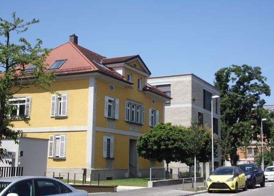 HISTORISCHES STADTHAUS IN RV,.JPG