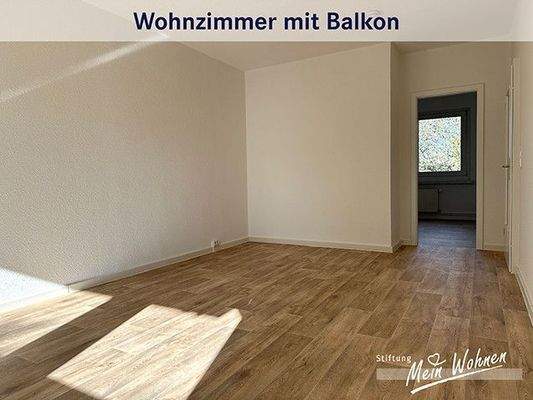 Wohnzimmer mit Balkon