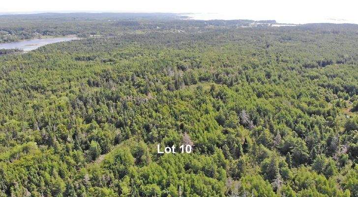 Cape Breton - Shaw Lake - 2,7 Hektar großes Grunds