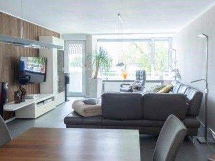 Wohnbereich zum Balkon