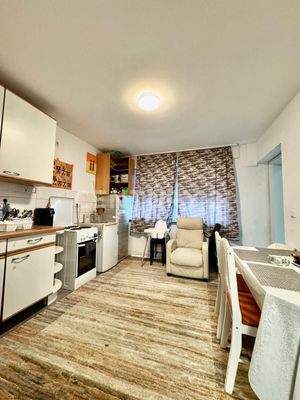 Küche Wohnung rechts