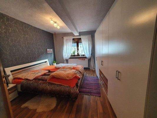 EG Teilansicht Schlafzimmer.jpg