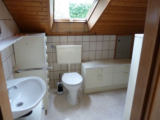 DG: WC + Waschbecken