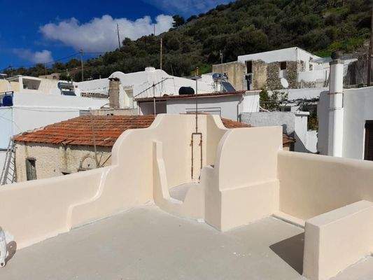 Kreta, Mirsini: Traditionelles Haus auf zwei Etagen mit Meerblick zu verkaufen