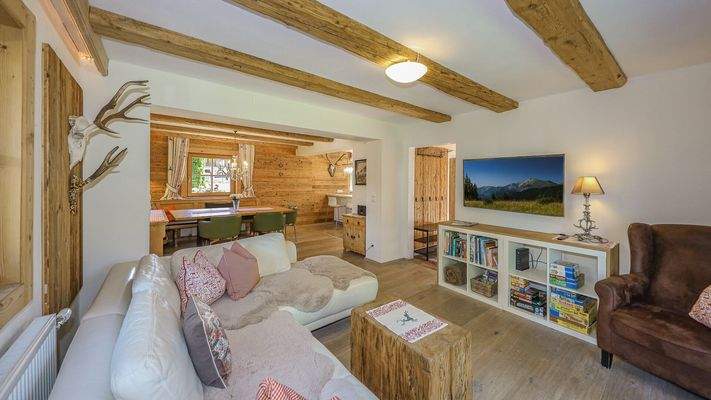 KITZIMMO-Alpenchalet in sonniger Ruhelage mit Kaiserblick - Immobilien Ellmau.