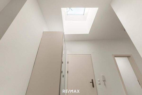 Vorraum mit Lichtkuppel