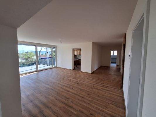 Überblick Wohnzimmer in Esszimmer.jpg