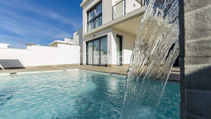 Detached Villas with Sea Views in Alicante San Miguel de Salinas