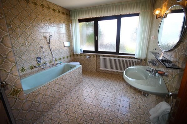 Badezimmer EG mit Tageslicht