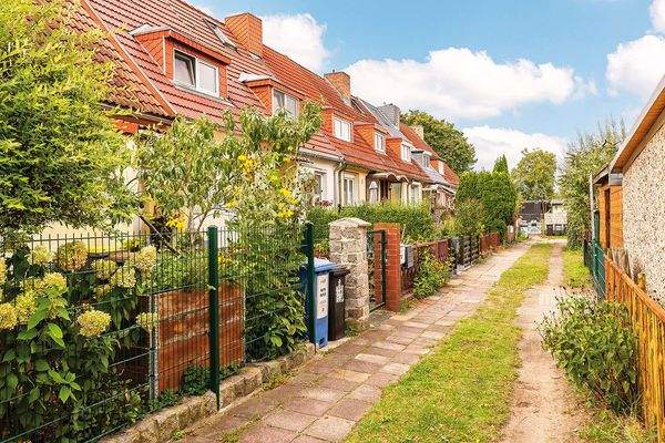 Straßenansicht von hinten