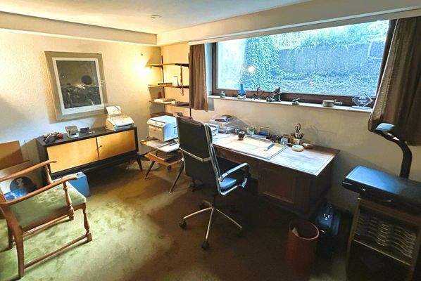 Hobbyraum oder Jugendzimmer im Keller