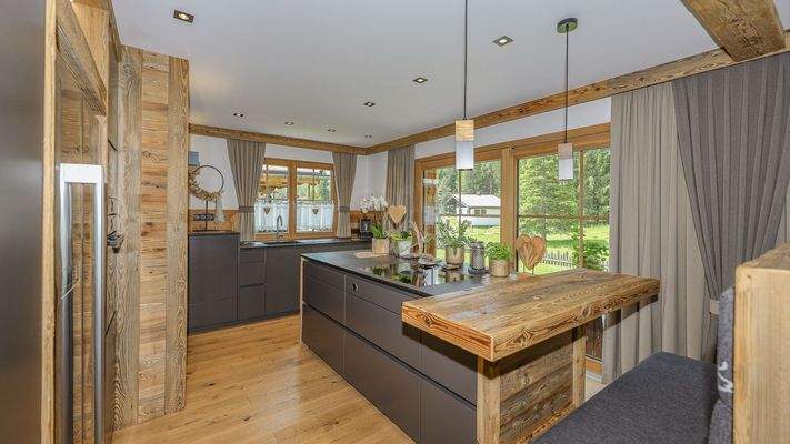 KITZIMMO-Zwei Luxuschalets mit Panoramablick in Top-Ruhelage kaufen - Immobilien Steinberg Tirol.