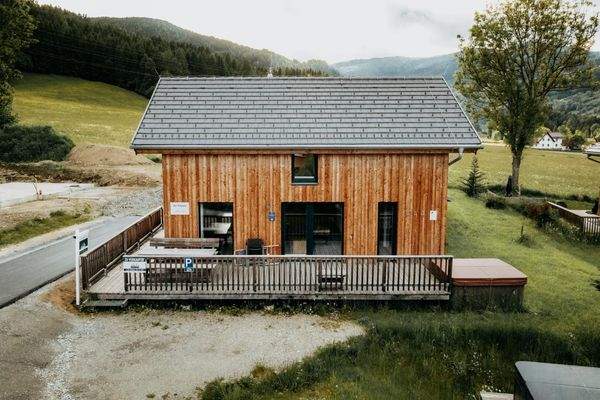 Große Terrasse - 2 Stellplätze