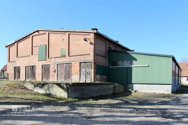 Stall mit Anbau 2013