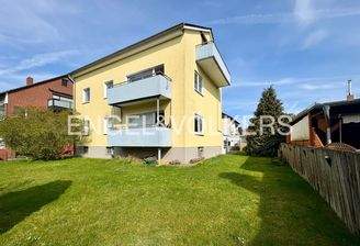 Rückansicht des Mehrfamilienhauses