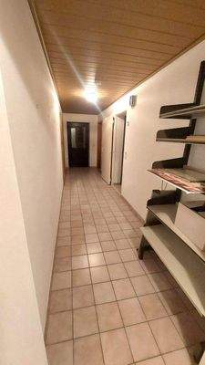 Keller Flur.jpg
