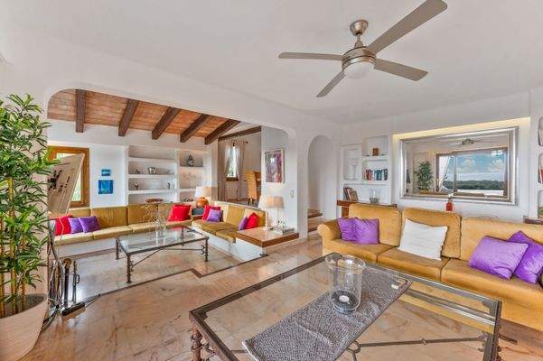 Living area in villa in Bendinat 5