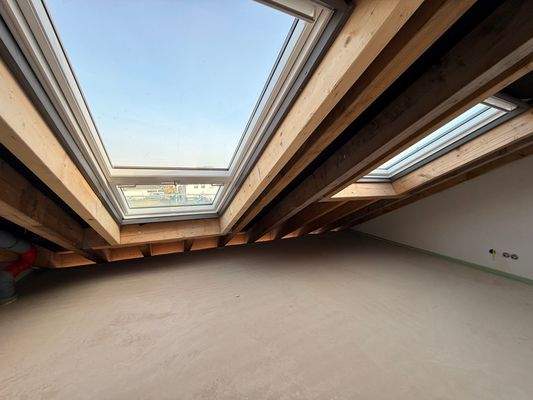 Dachgeschoss Zimmer 2.jpg