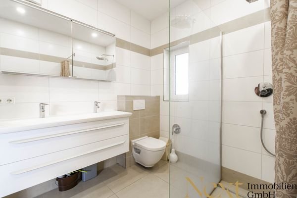Badezimmer (EG)
