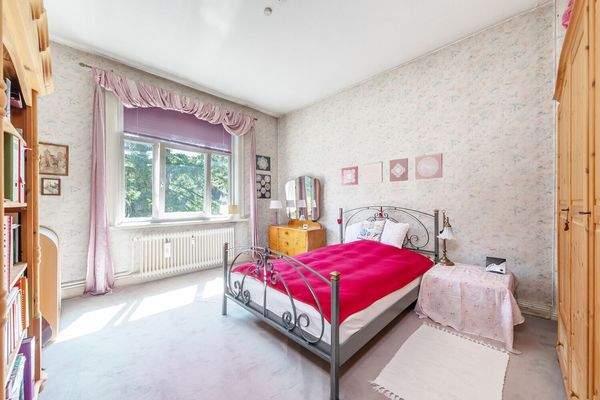 Schlafzimmer mit Blick ins Grüne