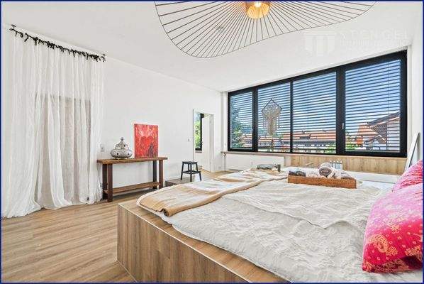 Schlafzimmer und Ankleide