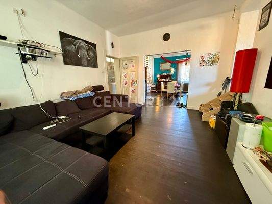 Halb offenes Wohnzimmer EG