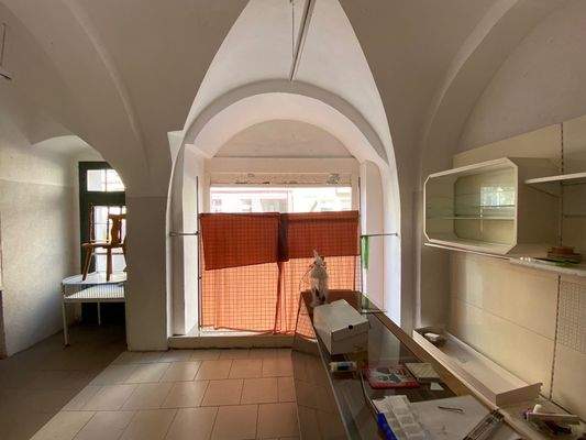 Ladenlokal im Erdgeschoss (1).jpg