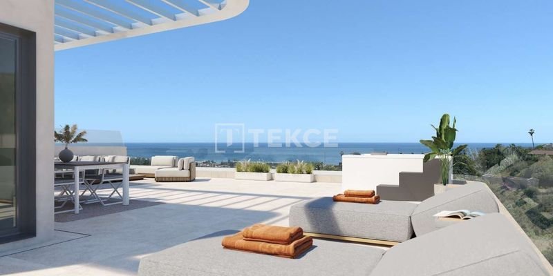 Apartments in Estepona with Terraces that Overlook the Sea