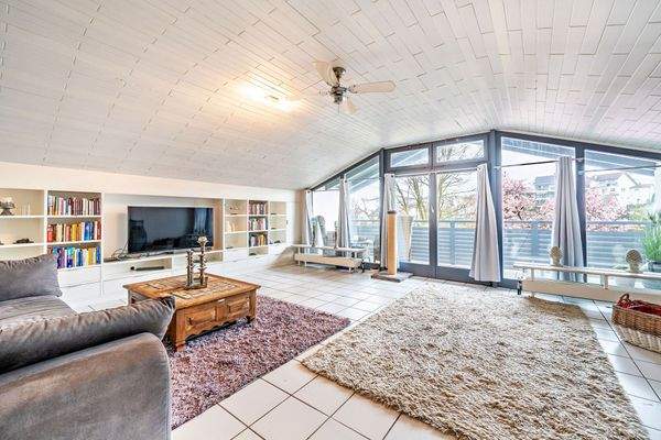 Wohnzimmer mit Loggia