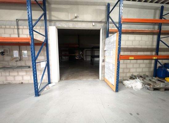 Lagerhalle 1 ( 243 m² ) 