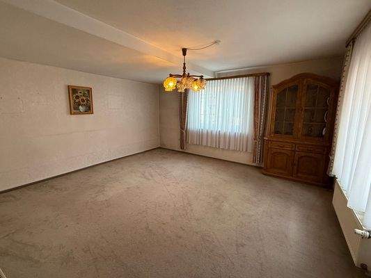 Wohnzimmer Straßenseite EG