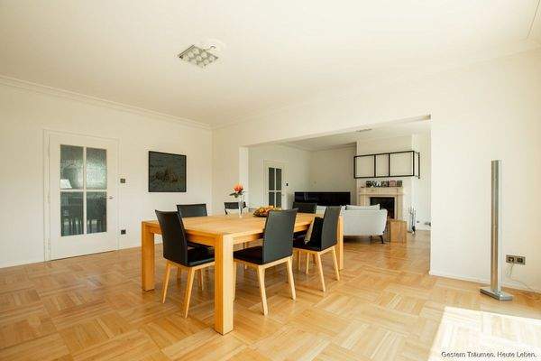 Wohn- und Esszimmer EG (Bild 2)