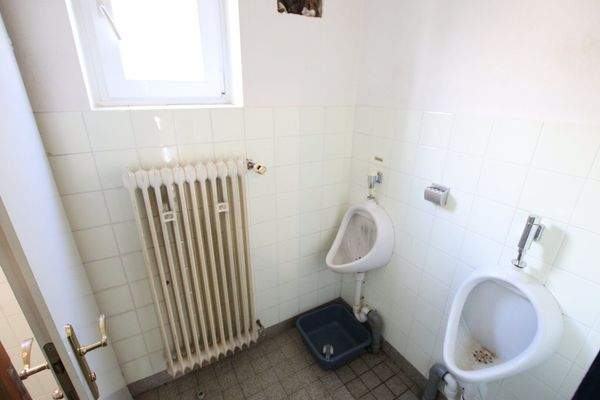 Wohn- und Geschäftshaus in Keutschach-Höflein mit 1.892m² Grundstück und 3 XXL-Garagen Nähe Rauschelesee mit vielen Verwendungsmöglichkeiten!