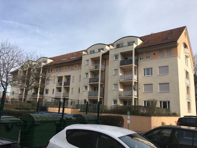 *** Schöne 1, 5 Zimmer-Wohnung, Südwest-Balkon, Aufzug und Kfz.-Stellplatz in guter Lage ***